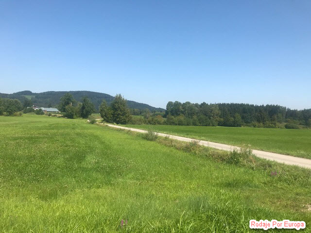 Viaje en moto pasando por Wals-Siezenheim